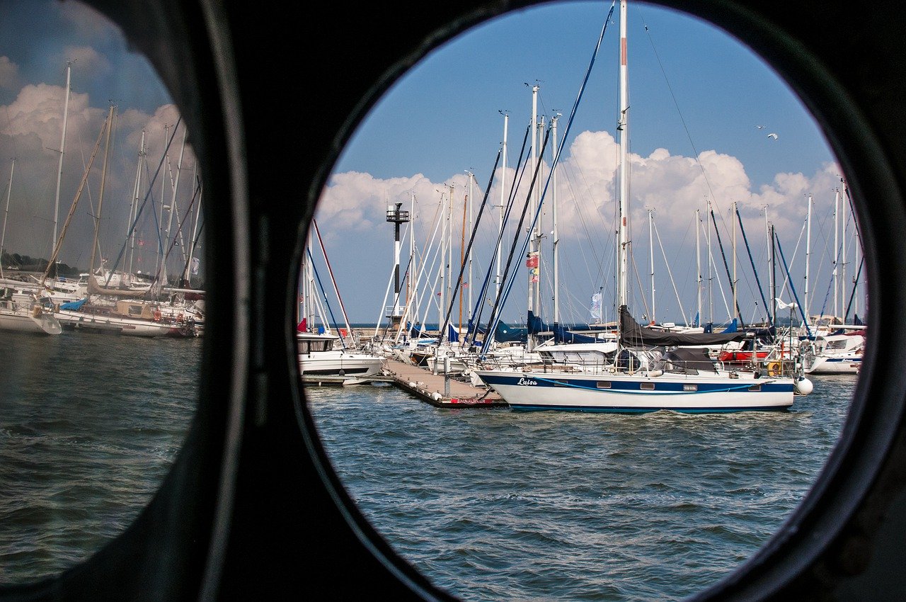 découvrez l'art de la navigation durable avec nos conseils et astuces pour préserver notre planète tout en profitant des joies de la mer. apprenez à choisir des pratiques respectueuses de l'environnement et à naviguer de manière éco-responsable.