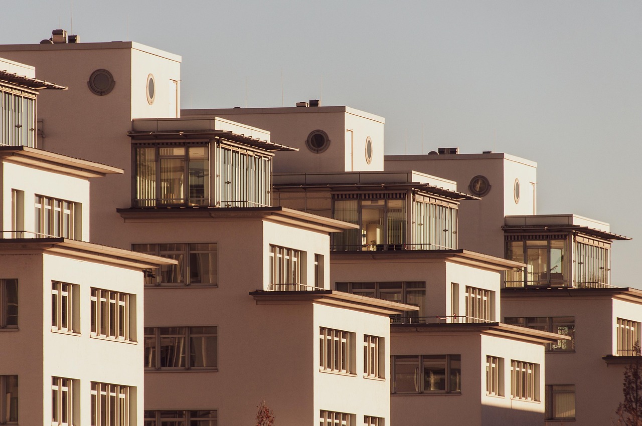 découvrez l'univers fascinant de l'architecture, où design et fonctionnalité se rencontrent. explorez les tendances, les styles emblématiques et les œuvres maîtresses qui façonnent notre environnement. plongez dans l'art de bâtir et l'innovation architecturale à travers les âges.